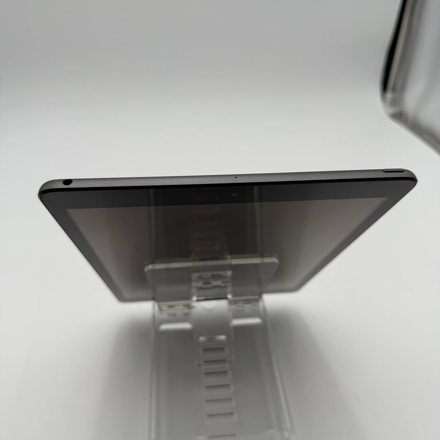 Apple iPad 8th Gen A2770 10.2 Inch 32GB Space Gray Wi-Fi Only