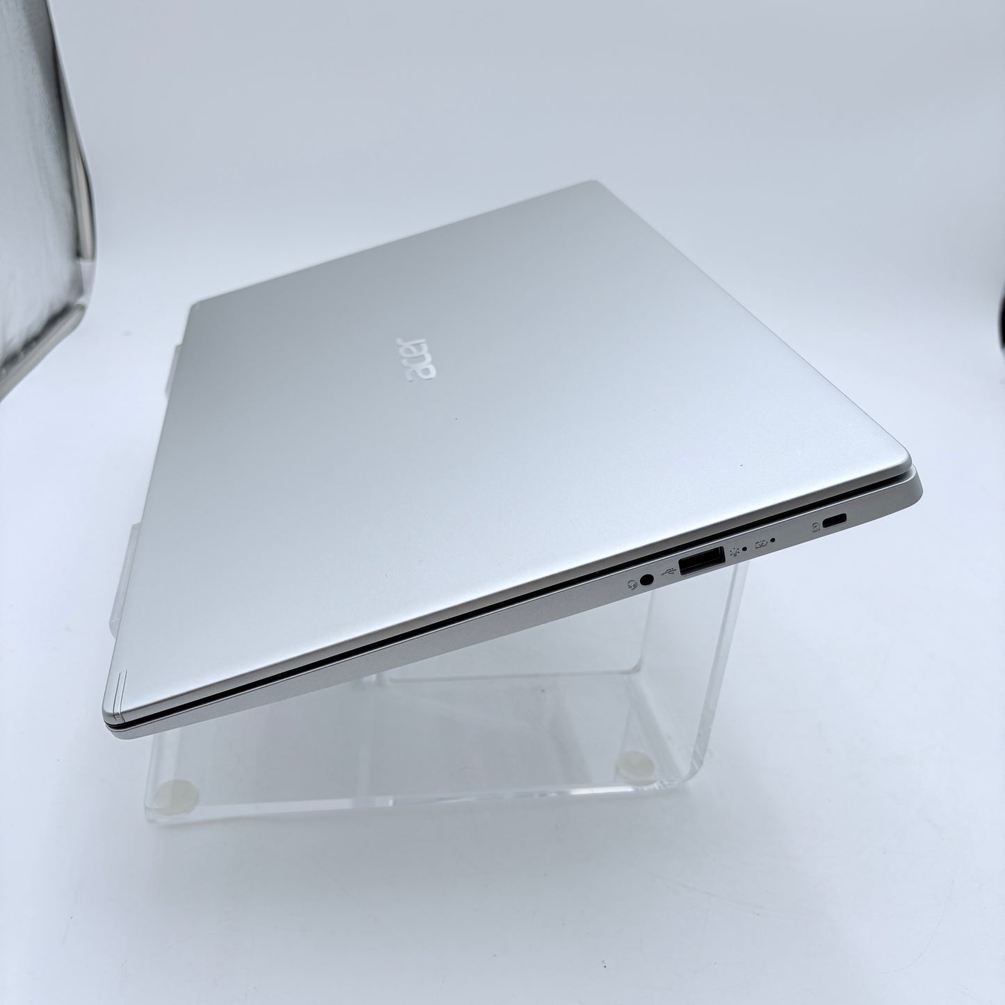 Acer A515-R3UB 15.6-inch Laptop Used Ryzen 3, 18GB RAM, 1TB SSD