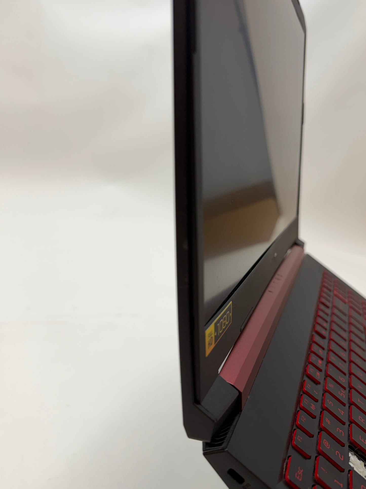 Acer Nitro 5 N18C3 15” i5 8GB 1TB 120GB SSD GTX1650 READ