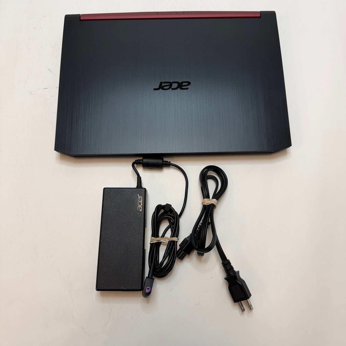Acer Nitro 5 N18C3 15” i5 8GB 1TB 120GB SSD GTX1650 READ
