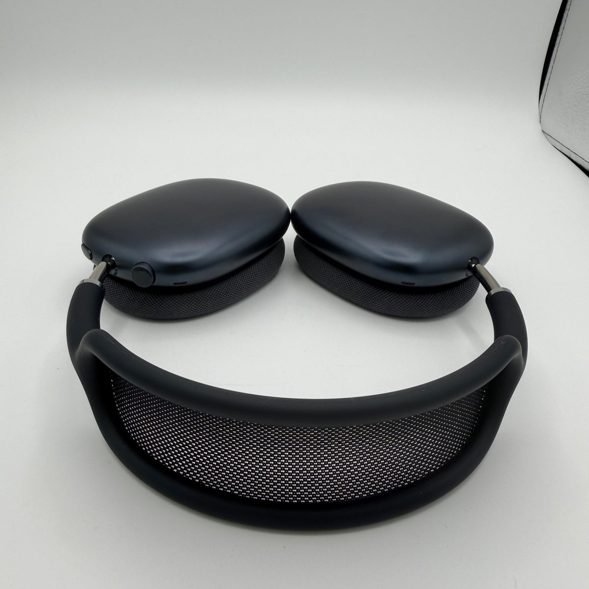 Apple AirPods Max 2 (USB-C) A3454 Over-Ear Headphones with Smart Case Midnight