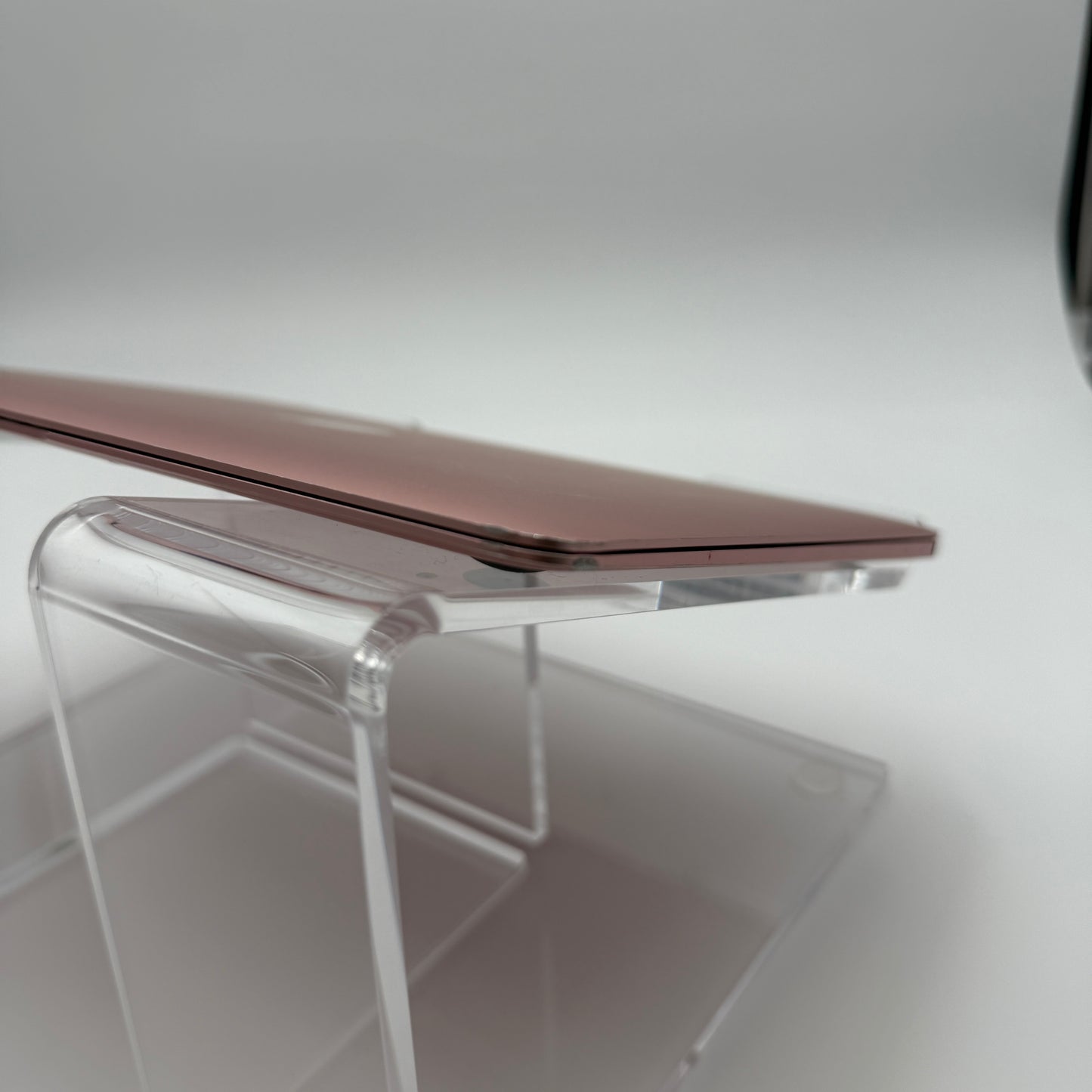 Apple MacBook Air 12" 2017 - Rose Gold - Core i3, 8GB RAM, 256GB SSD - Used