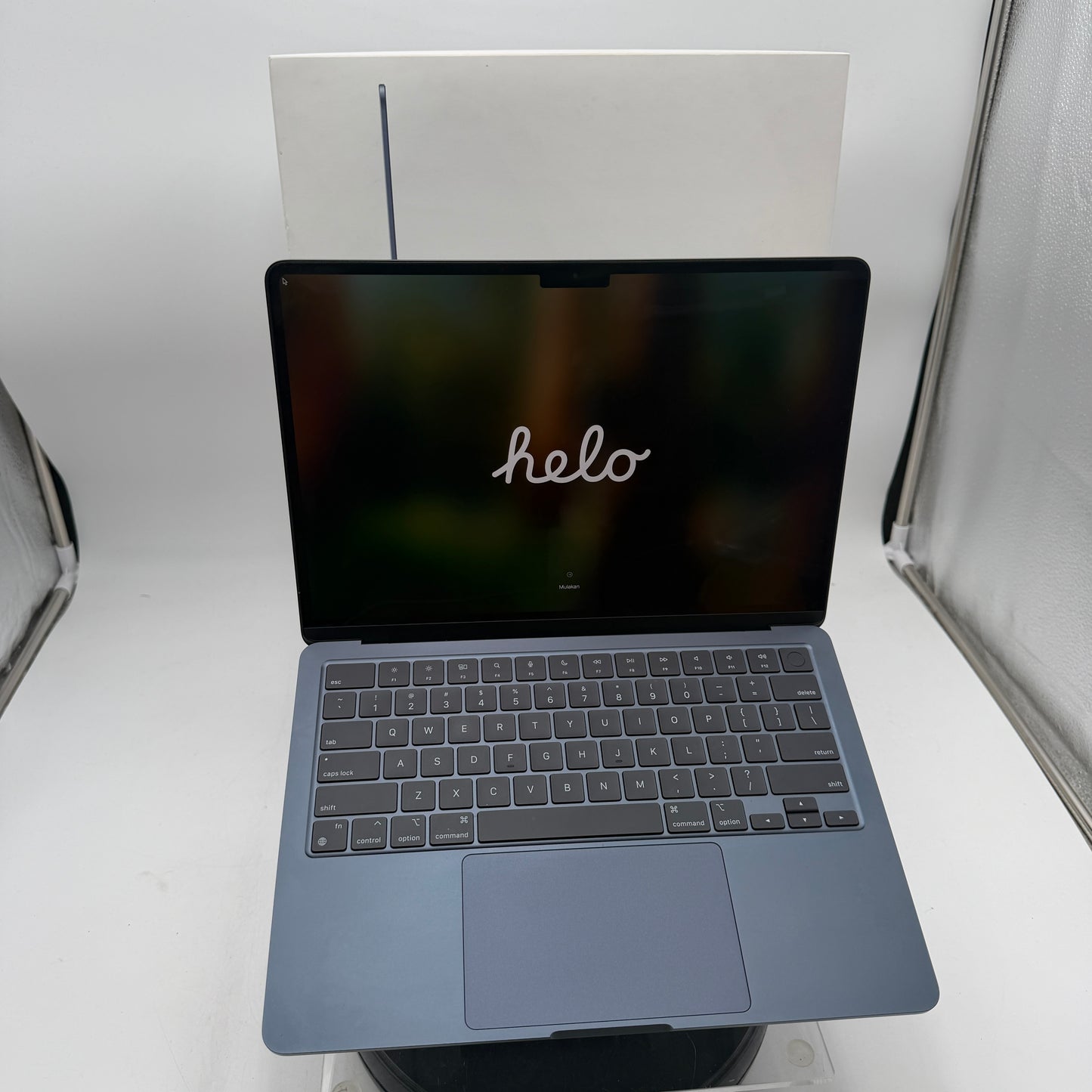 Apple MacBook Air 13-inch M3 A3113 2024 16GB 256GB 100% Bat