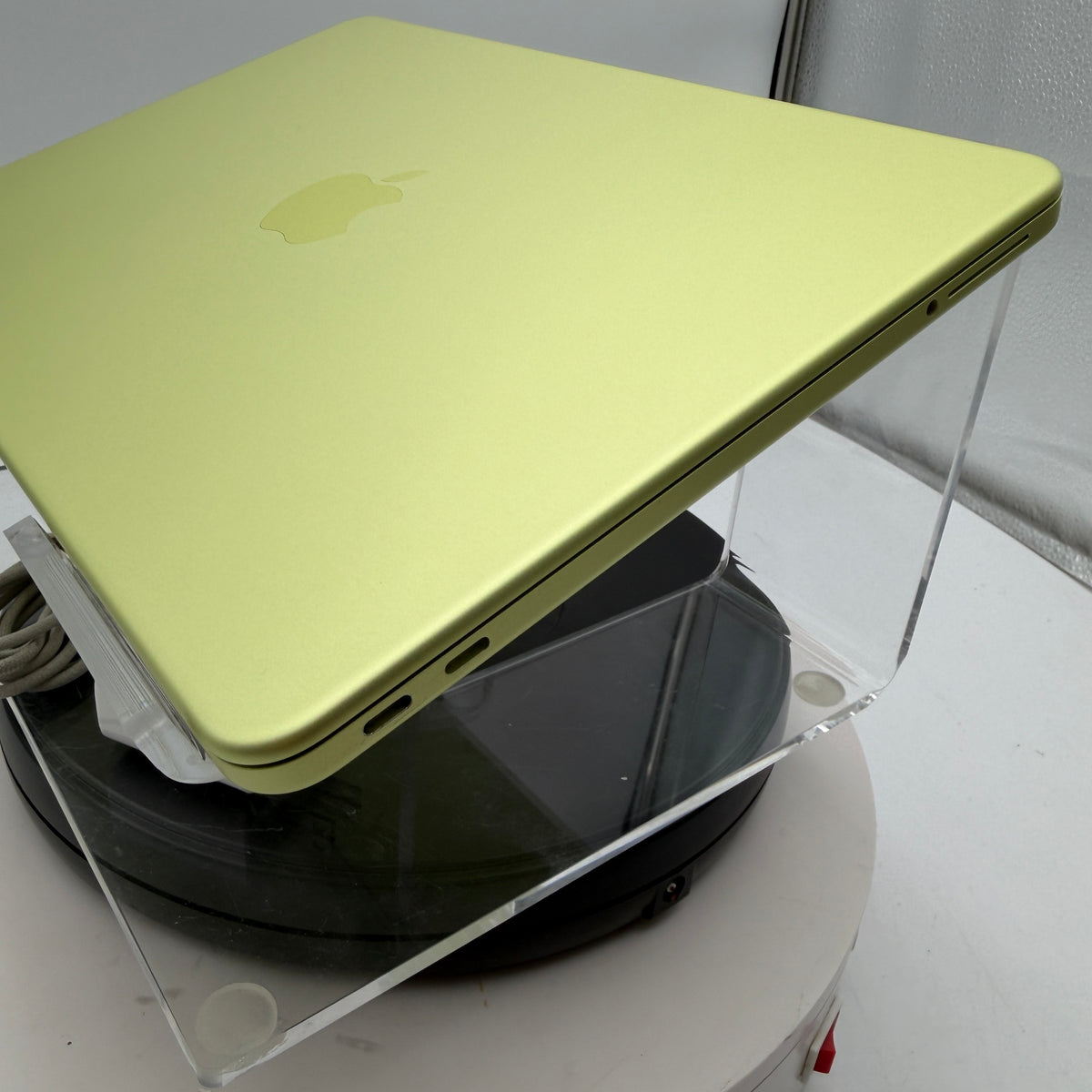 Apple MacBook Neo 13-inch A3404 2026 512GB 8GB Citrus 99% Battery Health