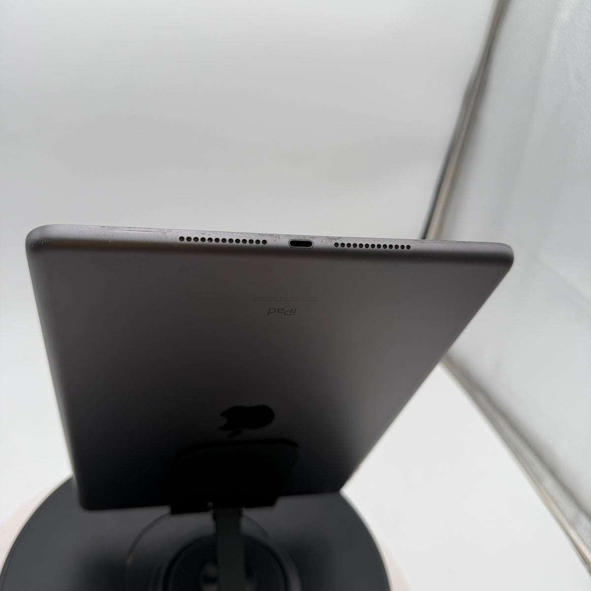 Apple iPad 7th Gen A2200 32GB WiFi + Cellular Unlocked Space Grey