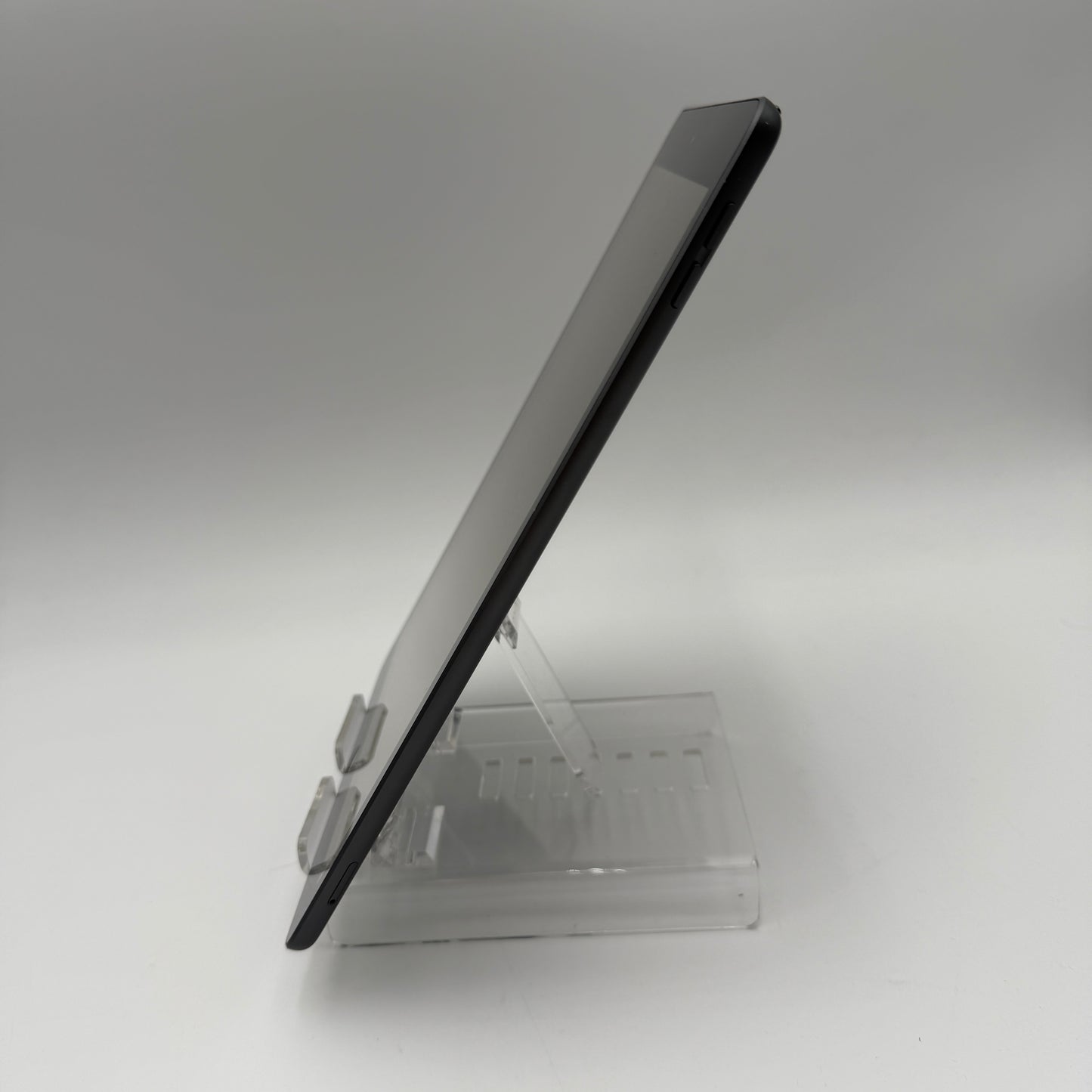 Apple iPad (8th Gen) A2428 2020 32GB Space Gray WiFi Used - B