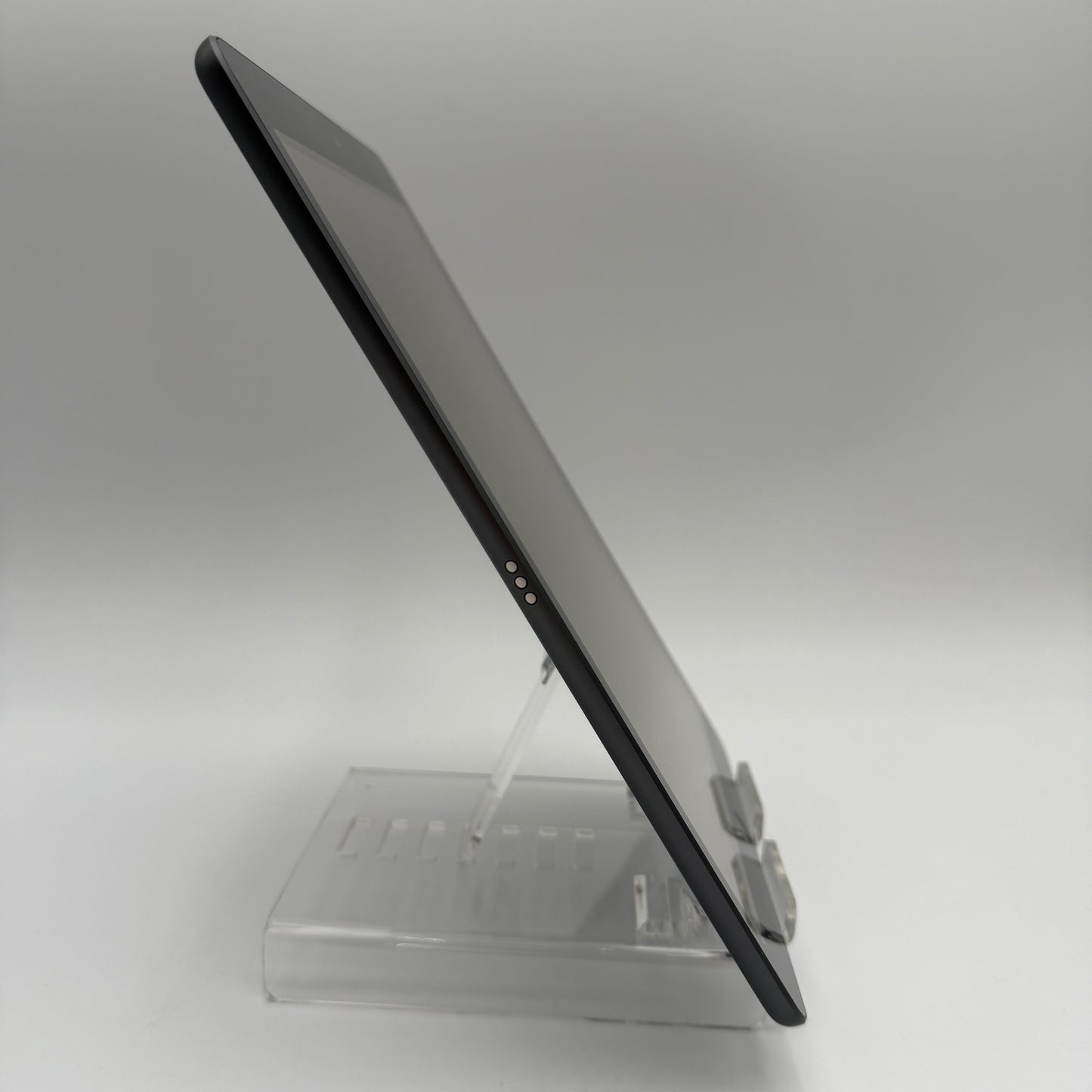 Apple iPad (8th Gen) A2428 2020 32GB Space Gray WiFi Used - B