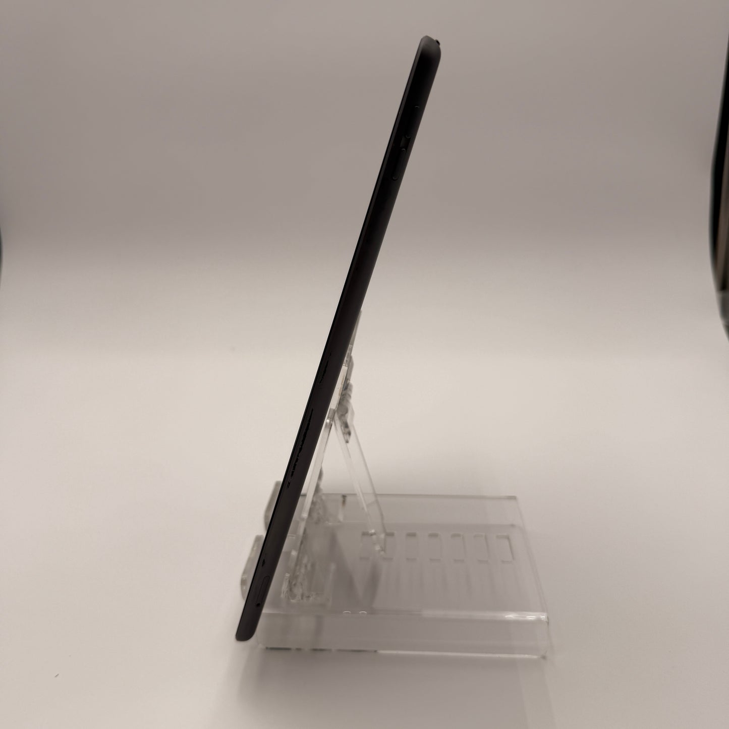 Apple iPad (9th Gen) A2605 - 64GB - Space Gray - Broken Home Button Condition