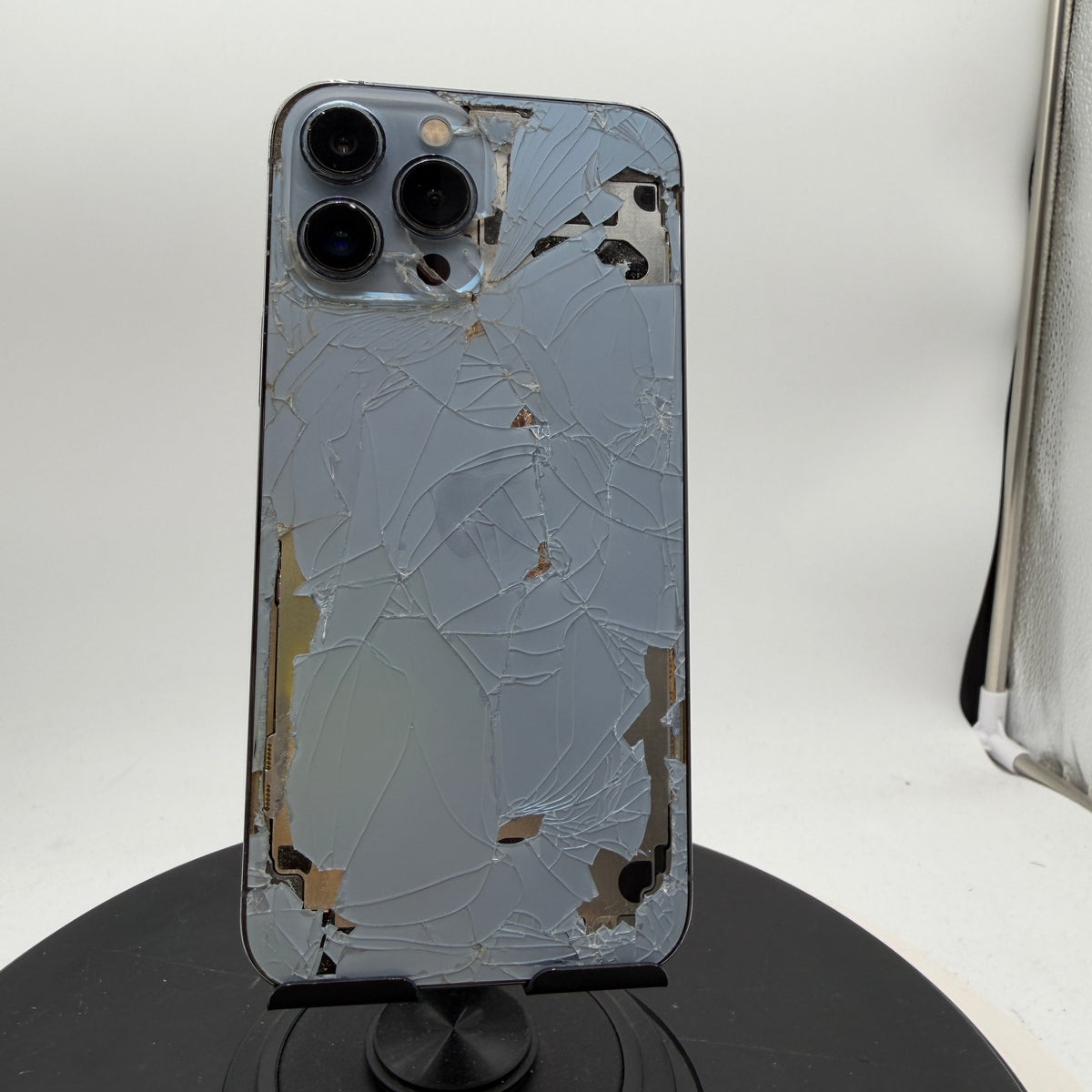 Apple iPhone 13 Pro Max 256GB Blue Unlocked For Parts or Repair