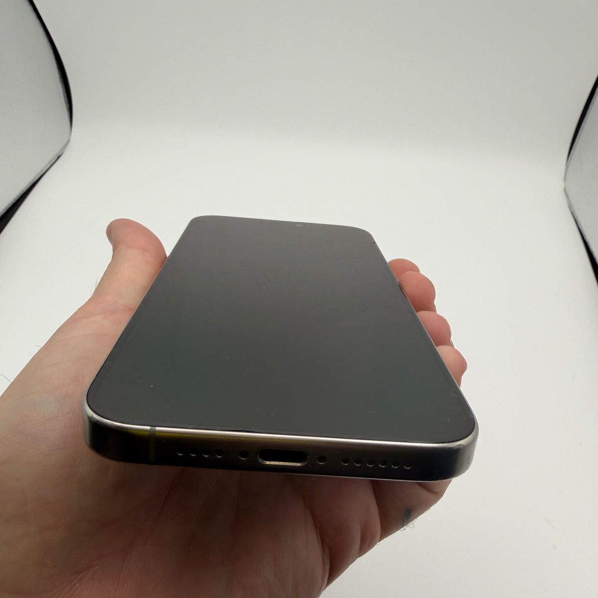 Apple iPhone 15 Pro Max 256GB Titanium AT&T READ
