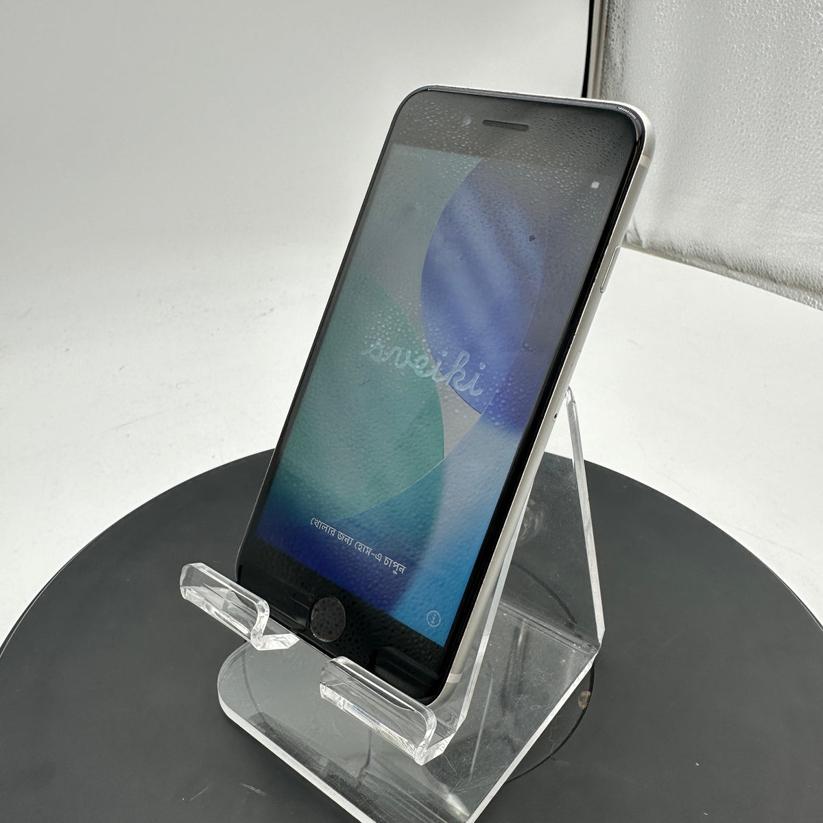 Apple iPhone SE 2nd Gen 64GB Cricket Only READ
