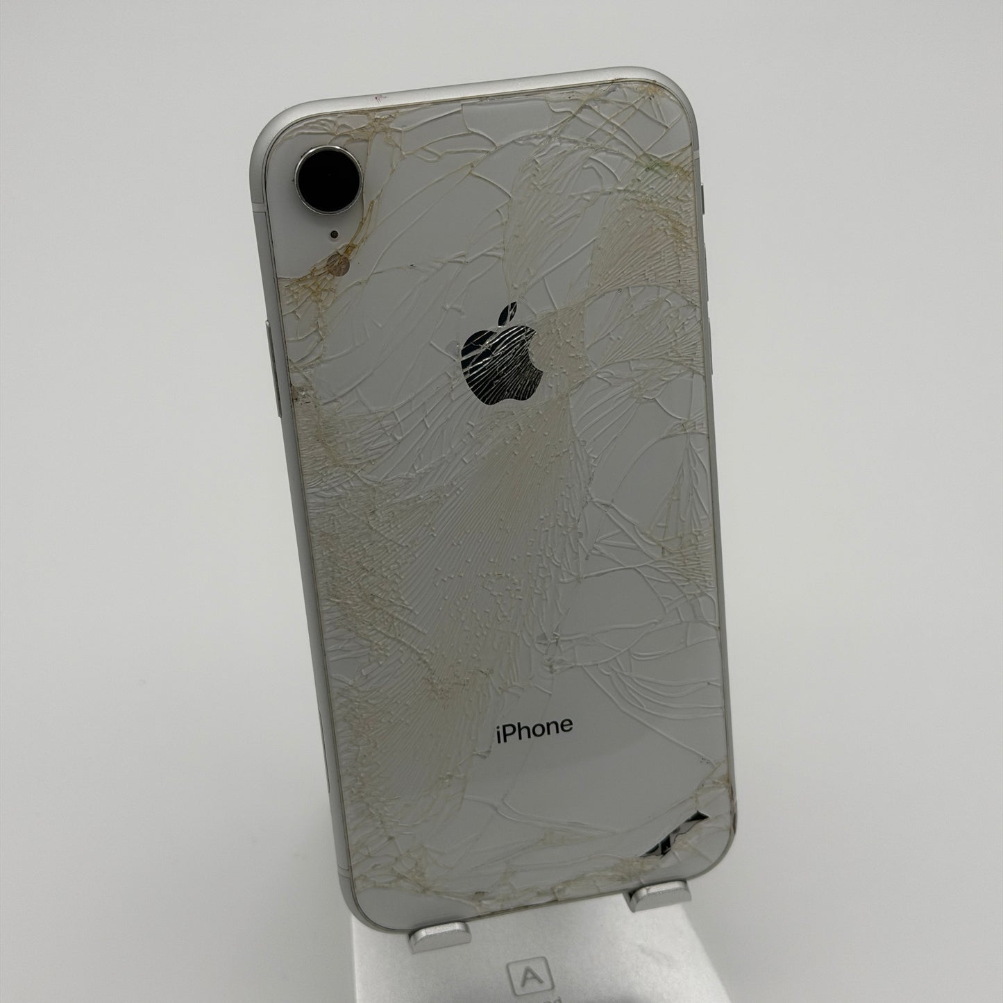 Unlocked  Apple iPhone XR 64GB White READ