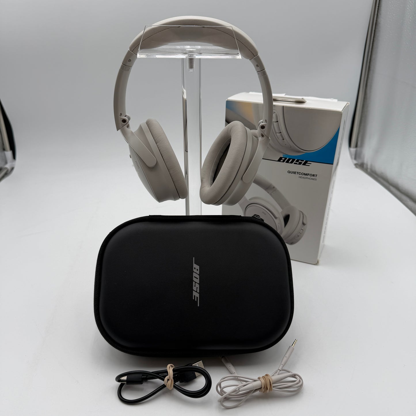Bose QuietComfort Headphones 5V White Smoke with Box
