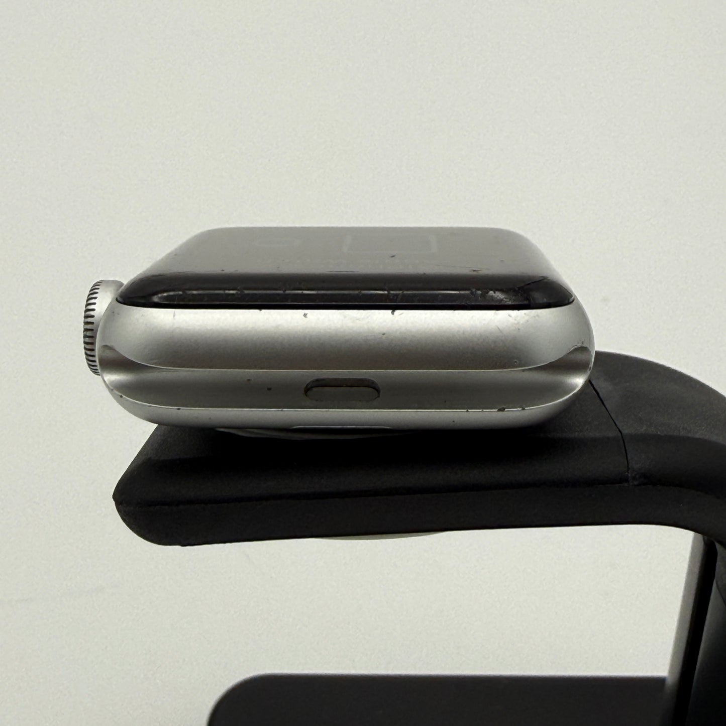 Apple Watch Series 3 GPS A1859 (2017) 42mm Silver Aluminum Sport Band