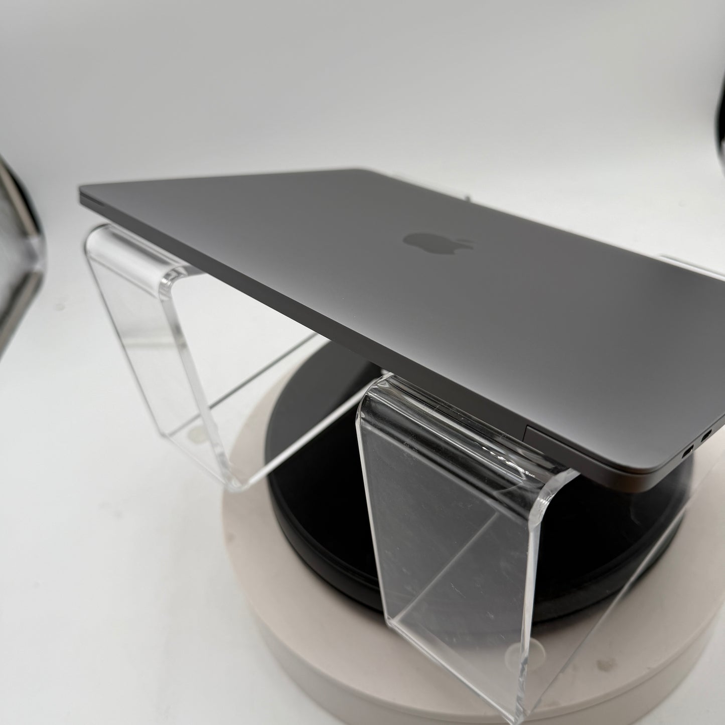 Apple MacBook Pro 13" A2338 2020 M1 8GB 256GB Space Grey