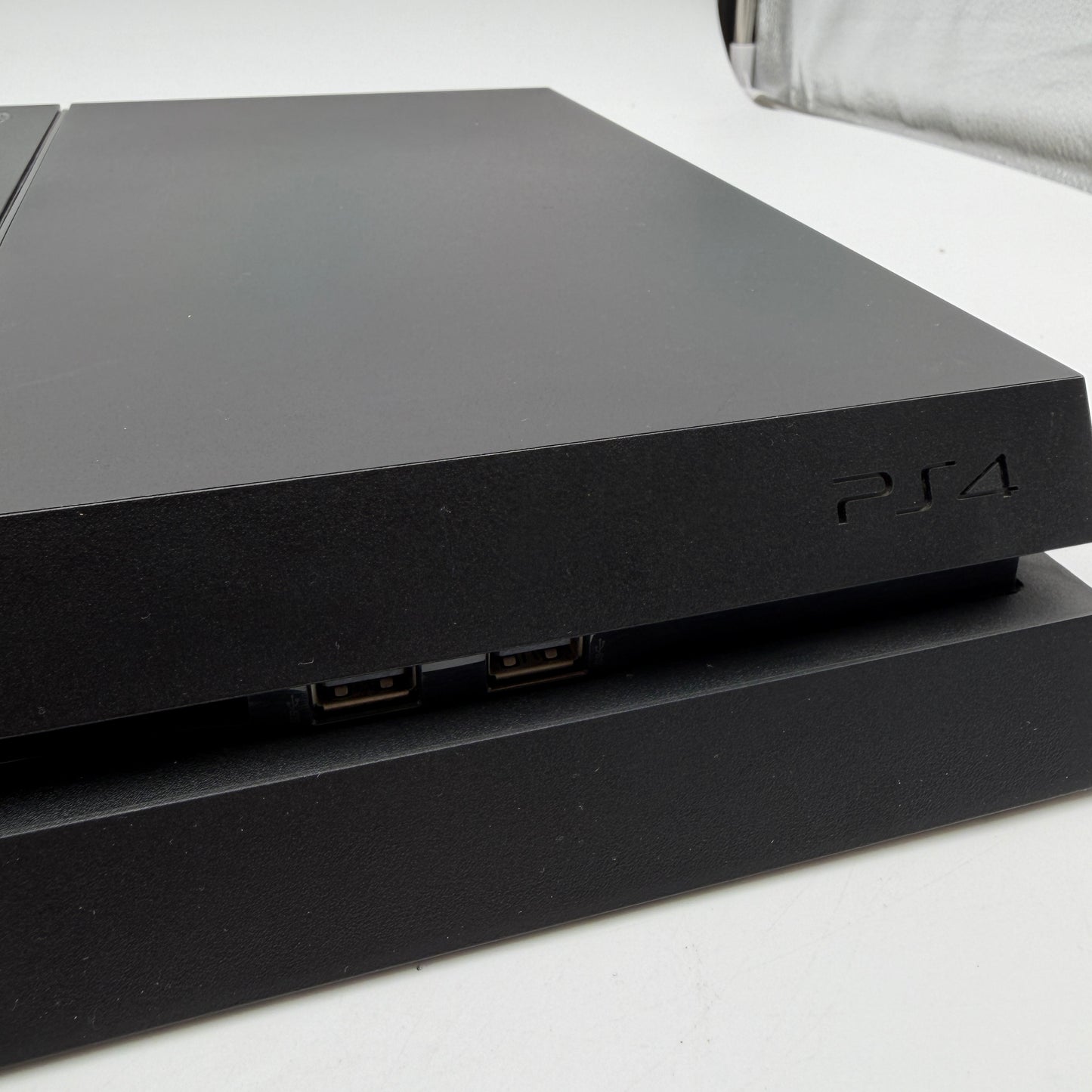 Sony PlayStation 4 CUH-1215A 500GB Black with 2 Controllers