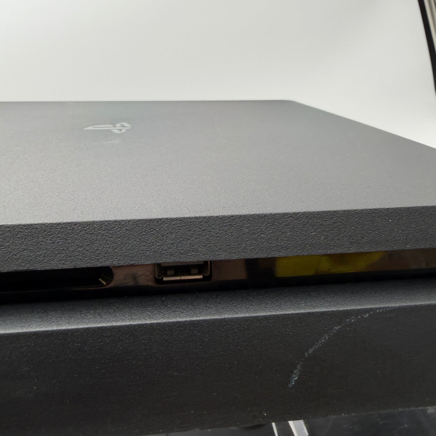 Sony PlayStation 4 Slim CUH-2215B 825GB Black Console