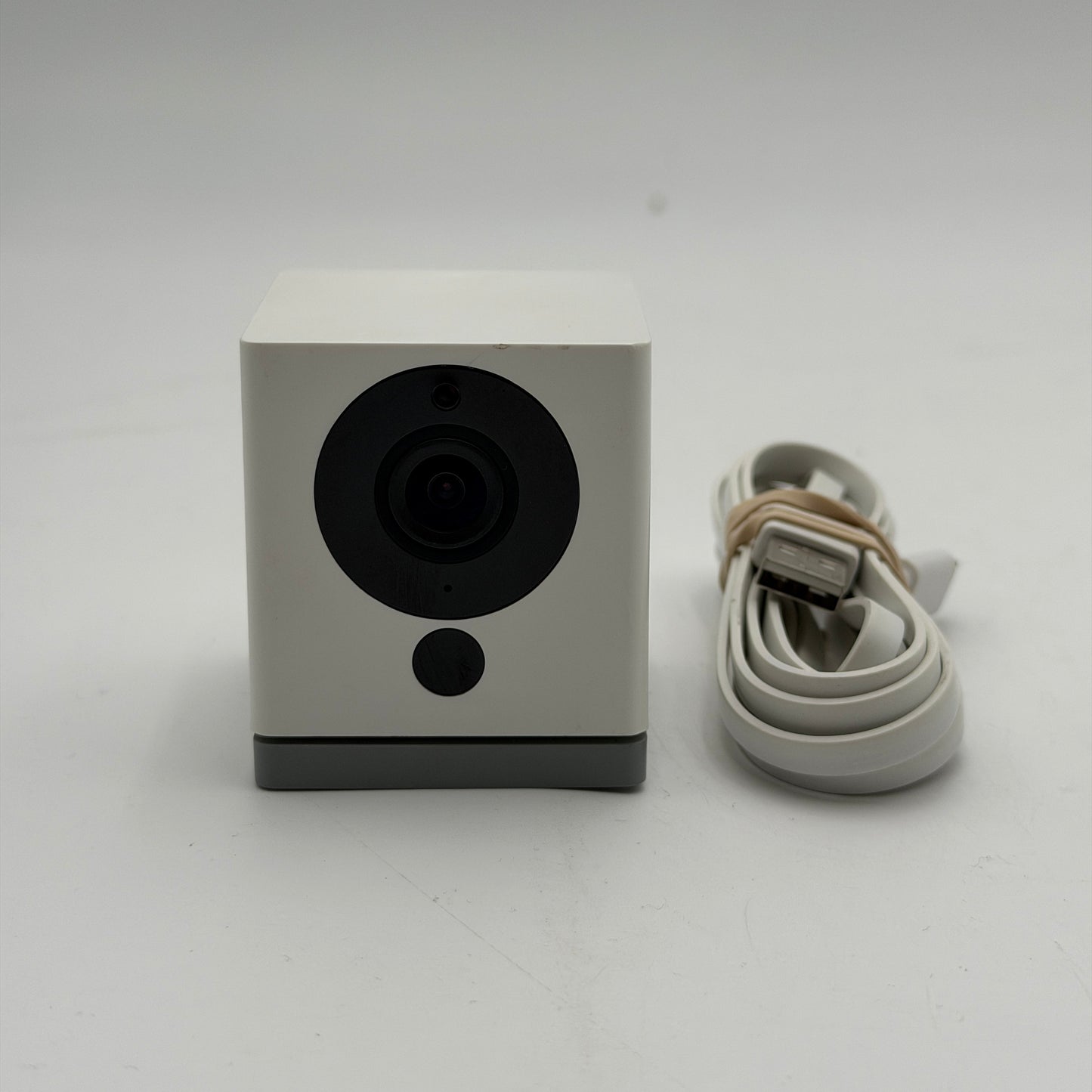 Wyze Cam v2 WYZEC2 Security Camera White Used