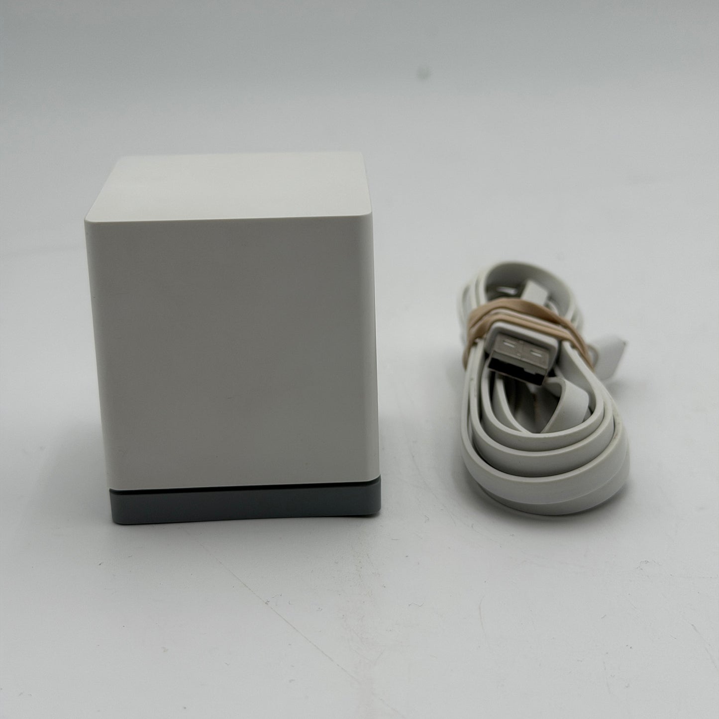 Wyze Cam v2 WYZEC2 Security Camera White Used