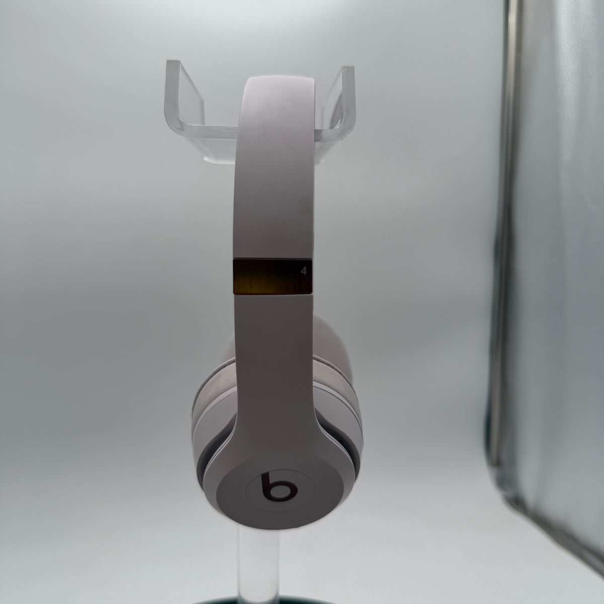 Beats Solo 4 Pink Wireless Headphones