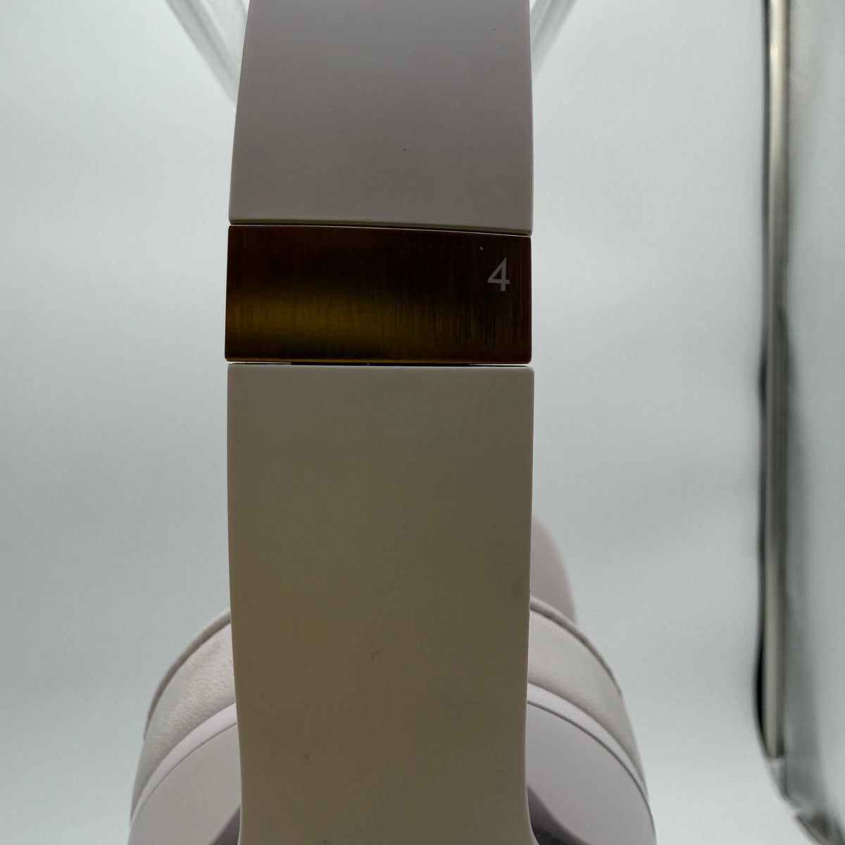 Beats Solo 4 Pink Wireless Headphones