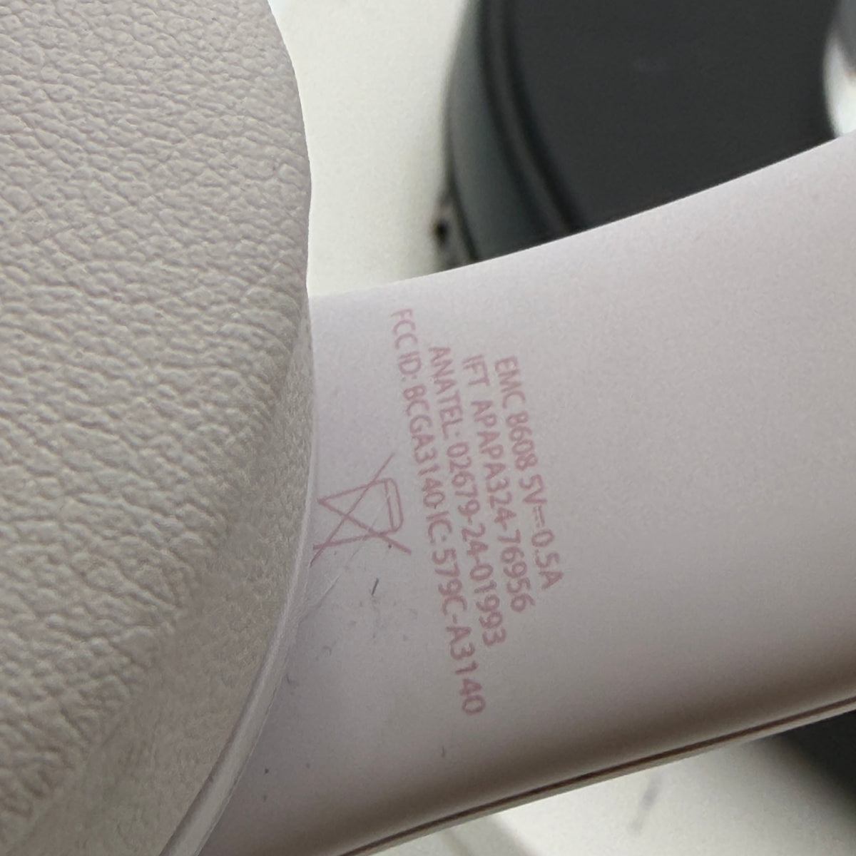Beats Solo 4 Pink Wireless Headphones