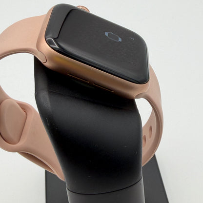 Apple Watch SE Cellular A2353 40mm Rose Gold Aluminum GPS + Cellular Smart Watch