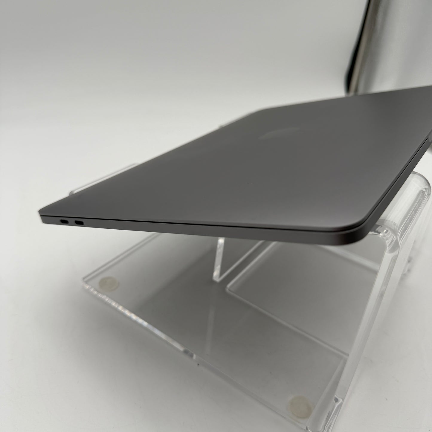 Apple MacBook Pro 13" A2338 2022 M2 8GB 512GB Space Gray 29 Cycle Count