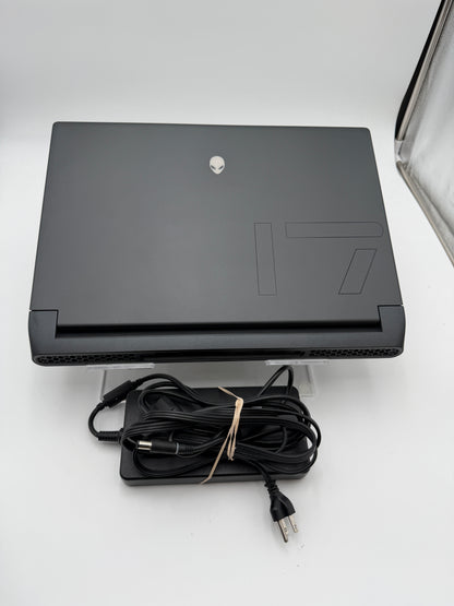 Alienware M17 R5 Gaming Laptop - 17-inch, AMD Ryzen 9, 32GB RAM, 2TB, RX 6850M XT READ
