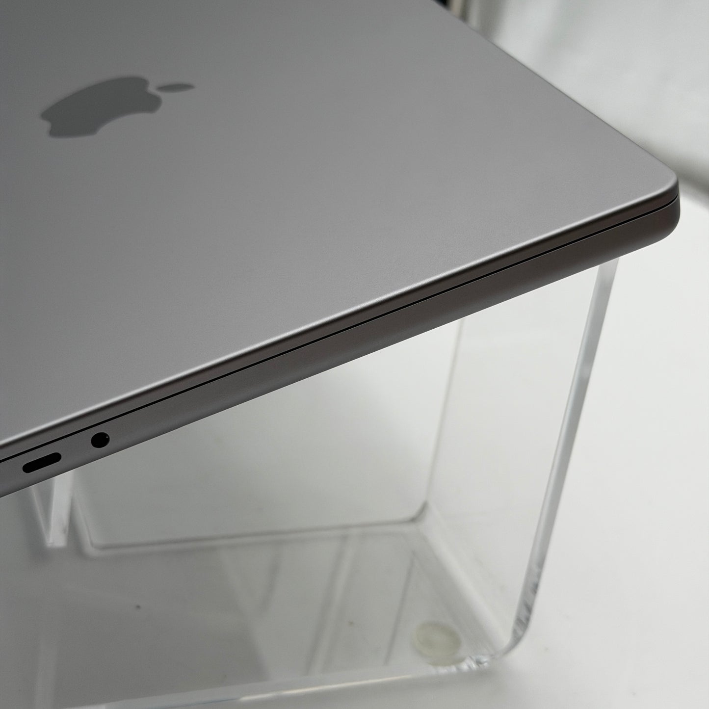 Apple MacBook Pro 14 inch A2779 M2 Pro 16GB 1TB