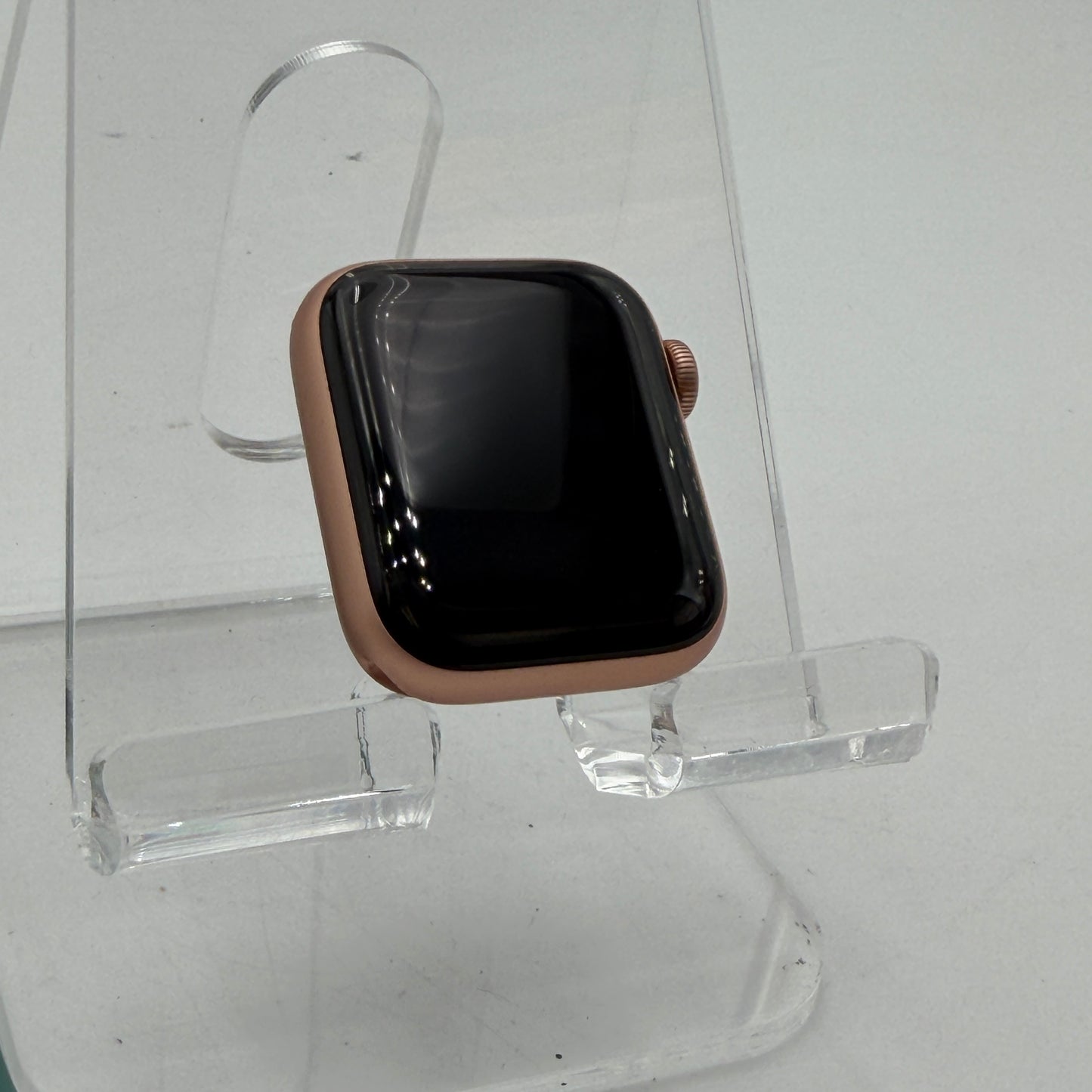 Apple Watch Series 4 40mm Rose Gold Aluminum GPS Only With EXTRAS