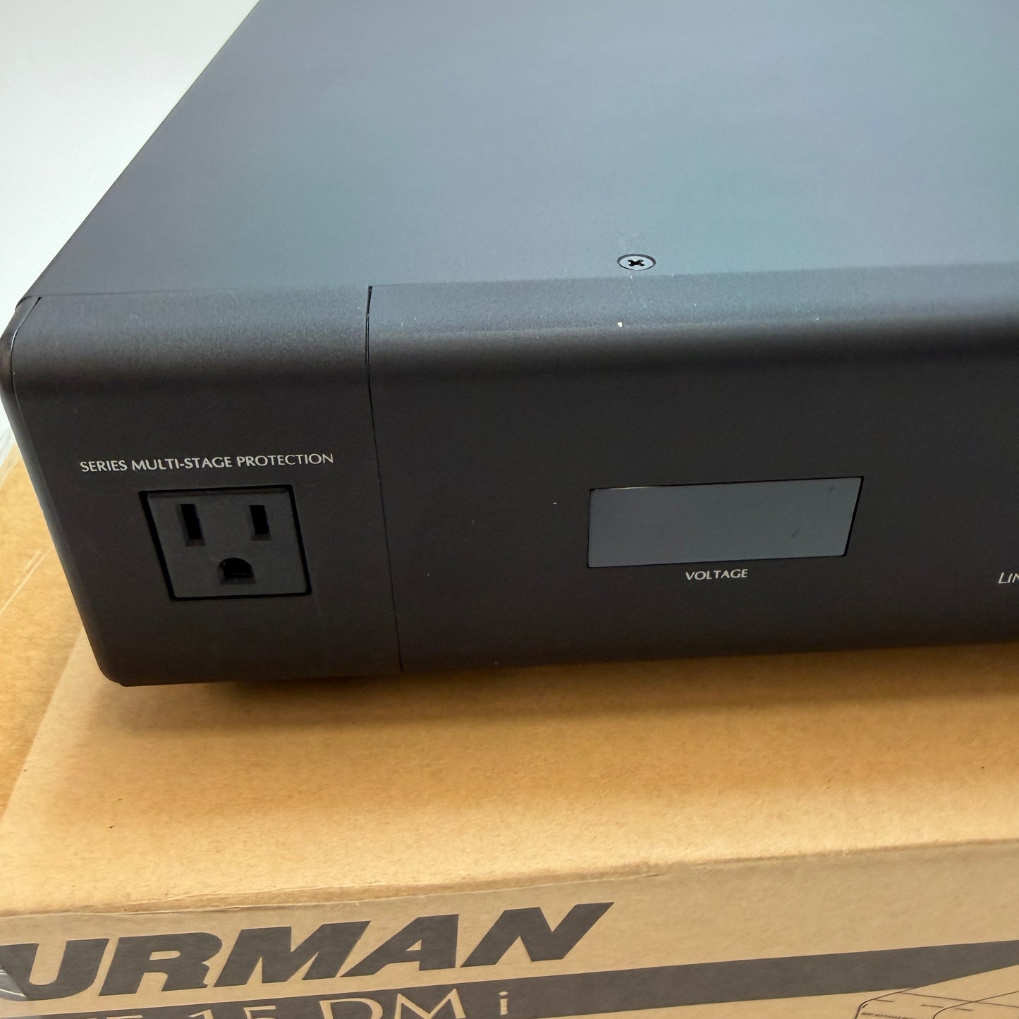 Furman Elite-15 DM i Linear Filtering AC Power Conditioner Black Used