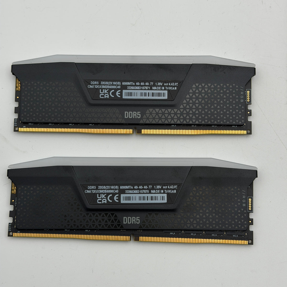 CORSAIR RGB 32GB (2x16GB) DDR5 6000MHz RAM CMH32GX5M2E6000C36