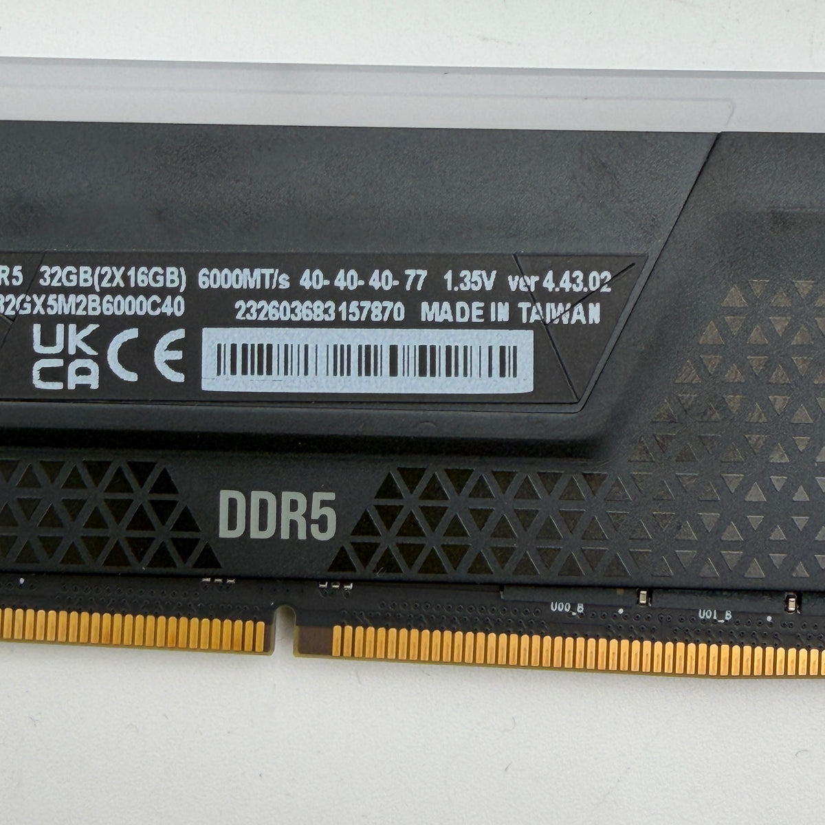 CORSAIR RGB 32GB (2x16GB) DDR5 6000MHz RAM CMH32GX5M2E6000C36