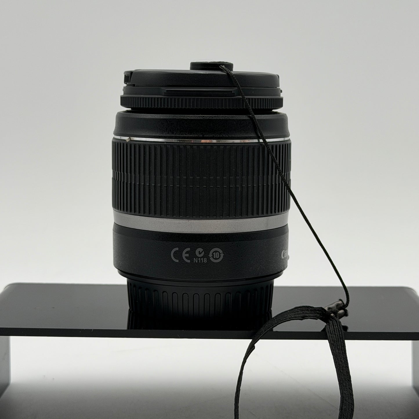 Canon EF-S 18-55mm f/3.5-5.6 IS