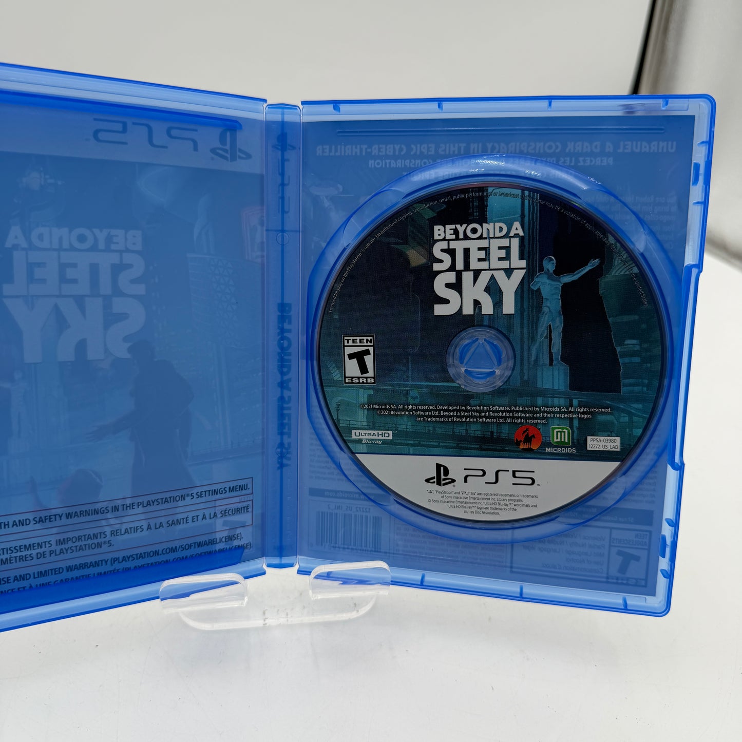 Playstation 5: Beyond A Steel Sky with Box