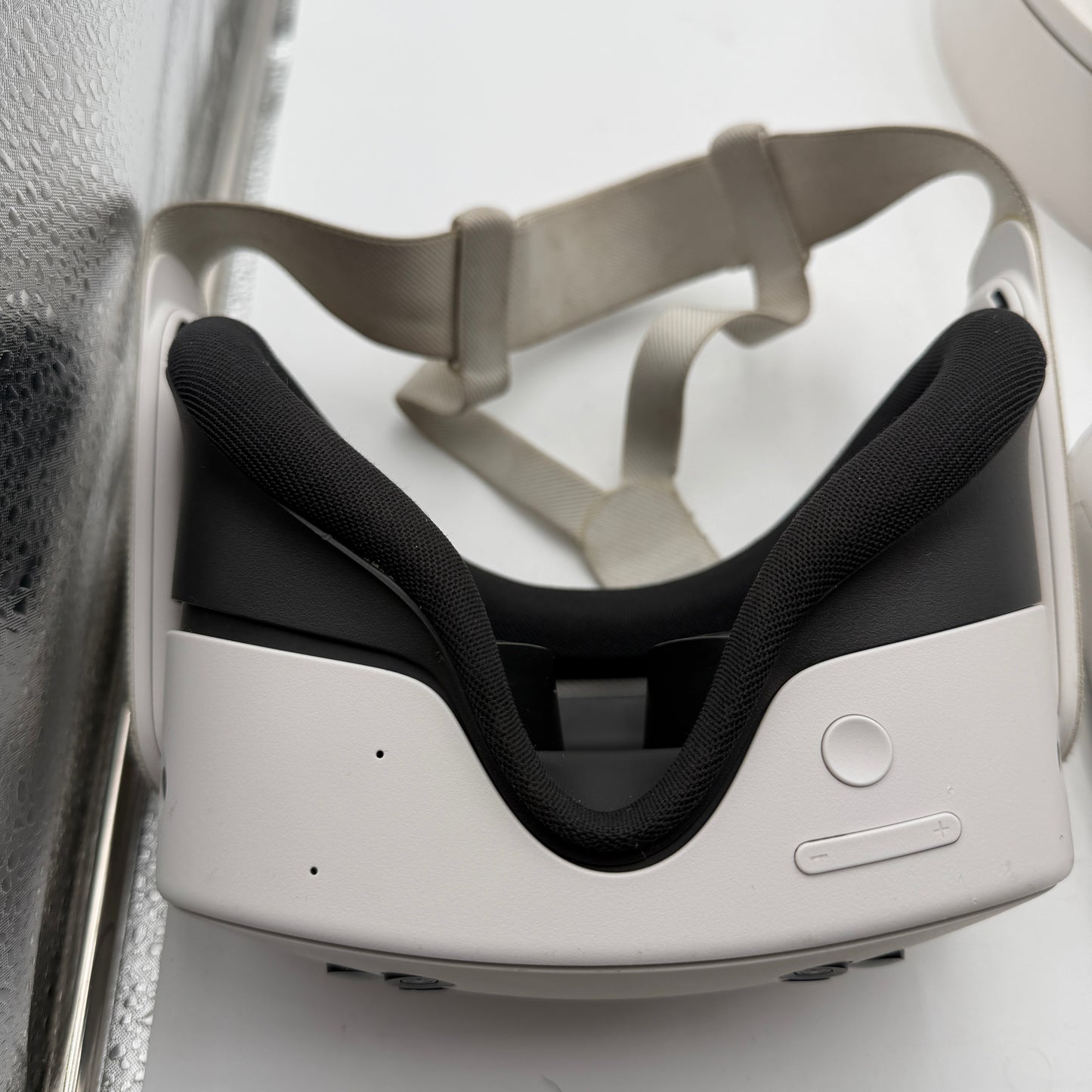 Meta Quest 3s VR Virtual Reality Headset 128GB White with Controllers READ