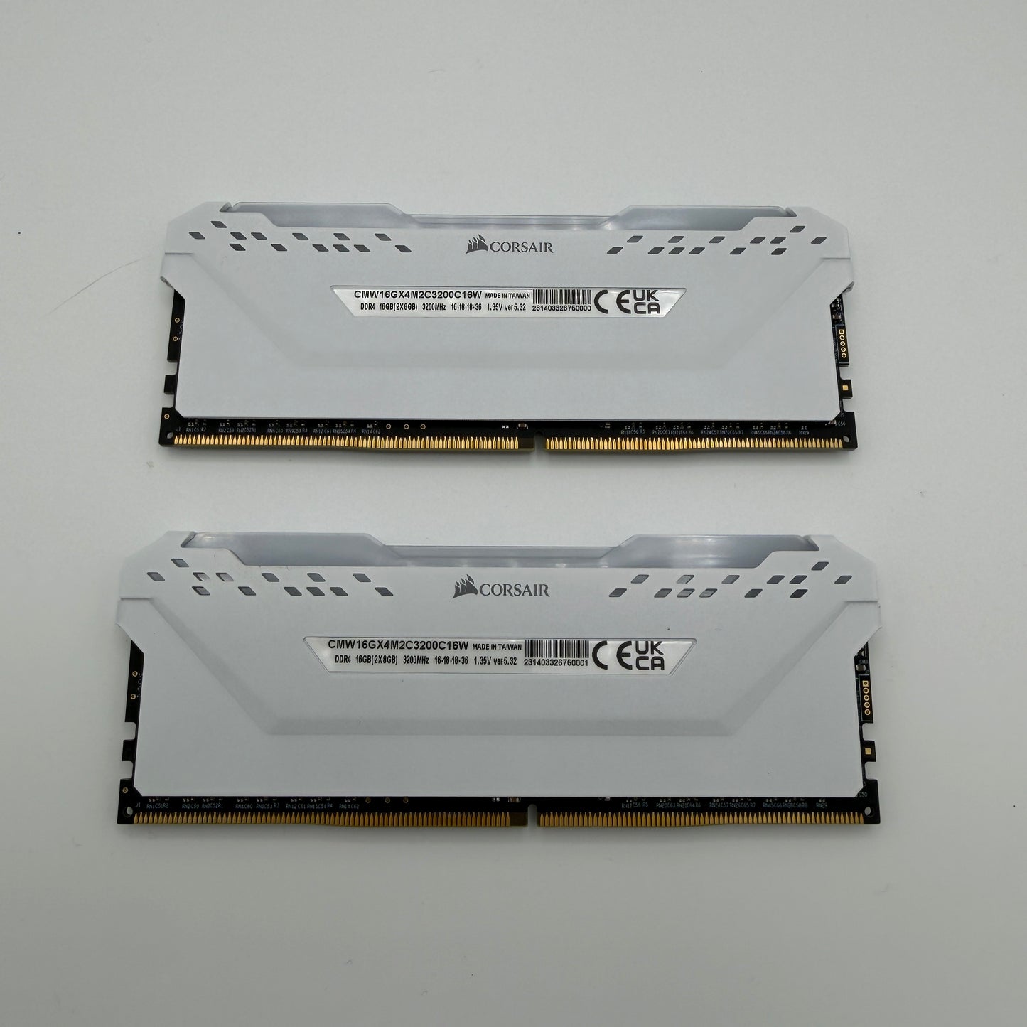 Corsair Vengeance RGB PRO 16GB DDR4 Memory Kit White 3200MHz CL16