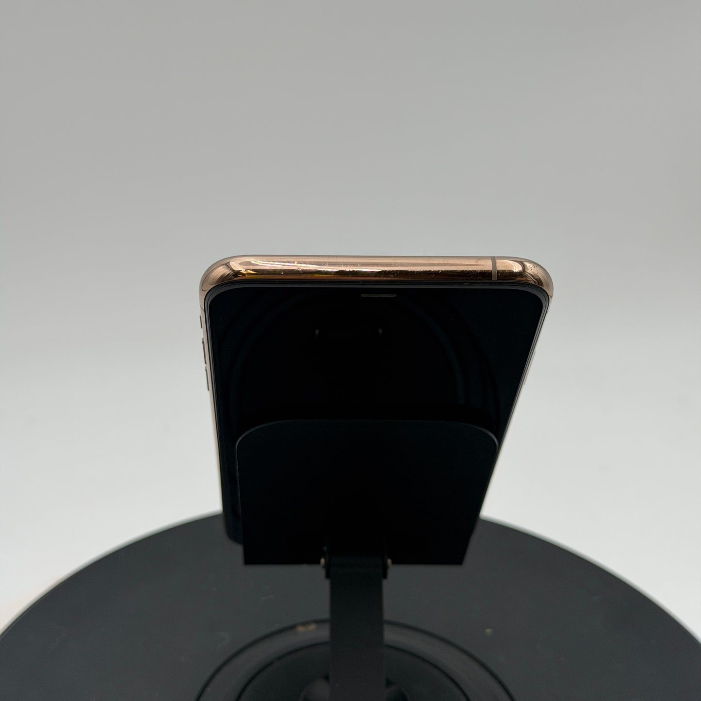 Unlocked Apple iPhone 11 Pro Max 64GB Gold READ