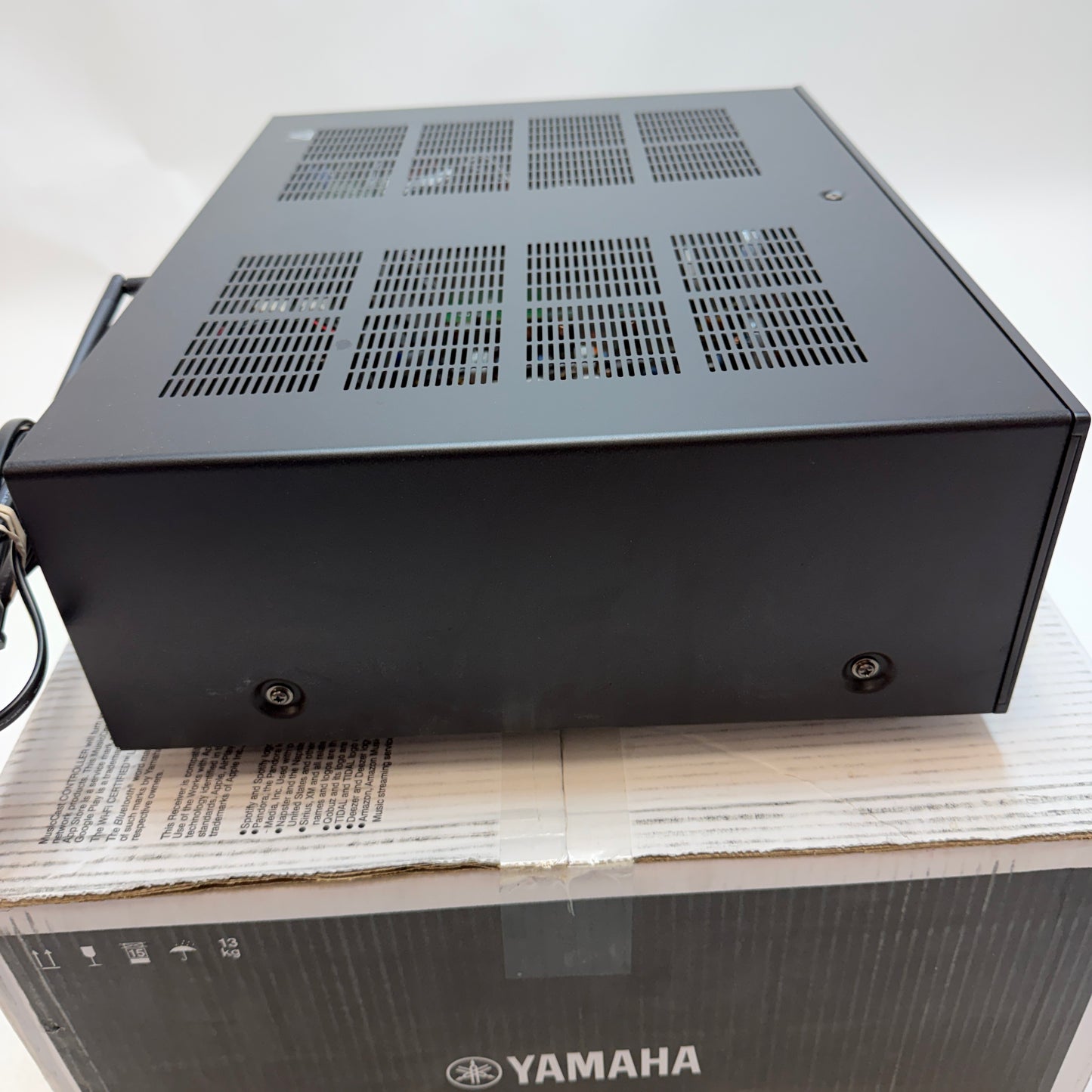 Yamaha R-N600A Receiver Black Used With Box