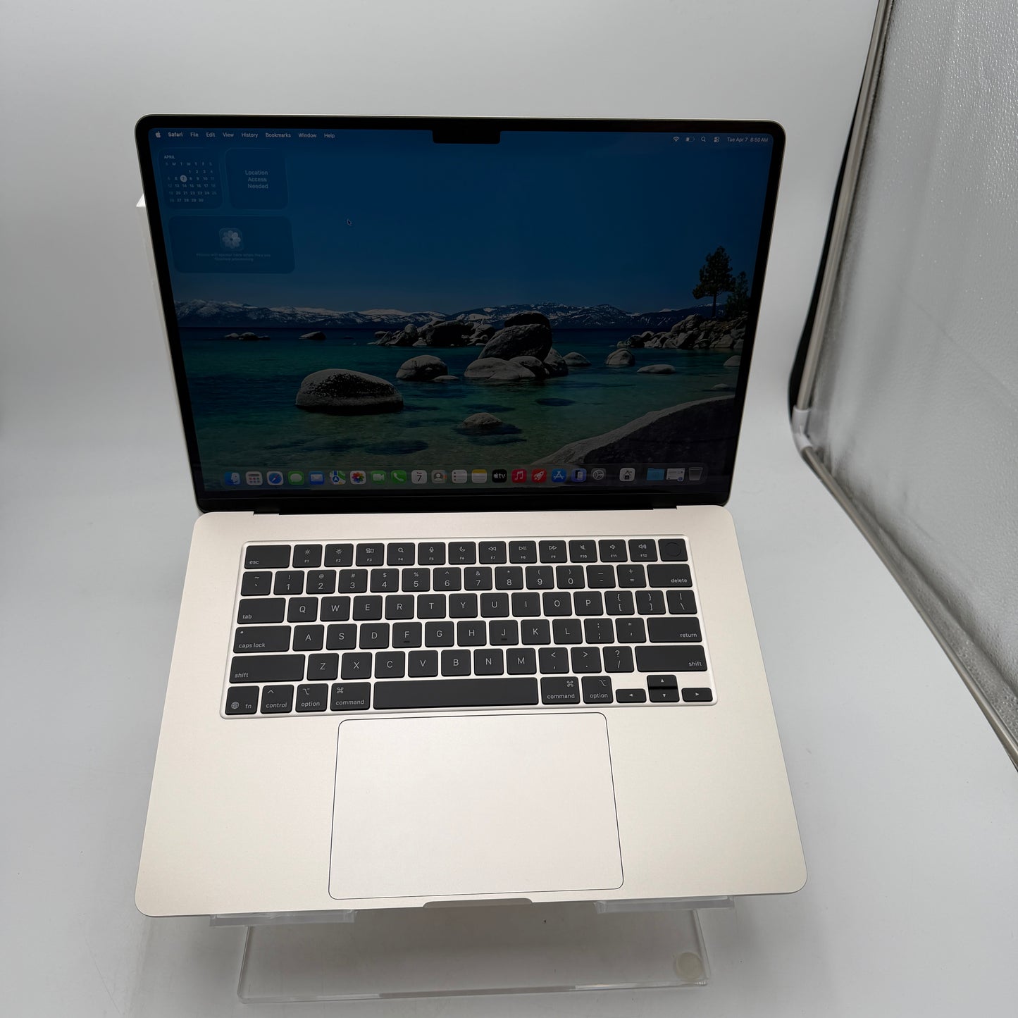 Apple MacBook Air 15-inch A3241 2024 M4 16GB 256GB Laptop Starlight