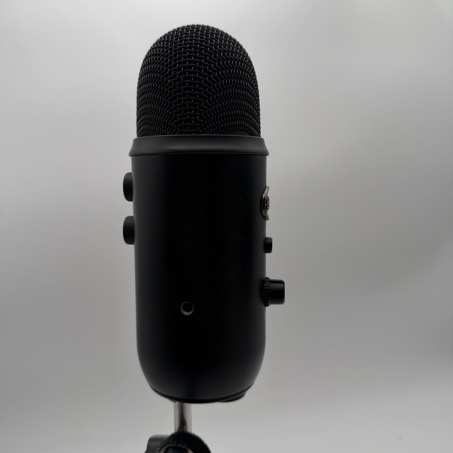 Blue Yeti Professional Multi-Pattern USB Condenser Microphone With Stand