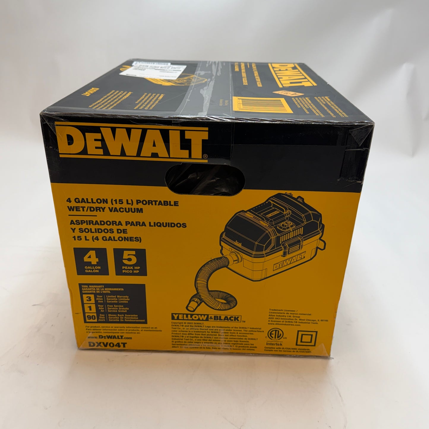 DeWalt 4 Gallon Portable Wet/Dry Vacuum Black New In Box