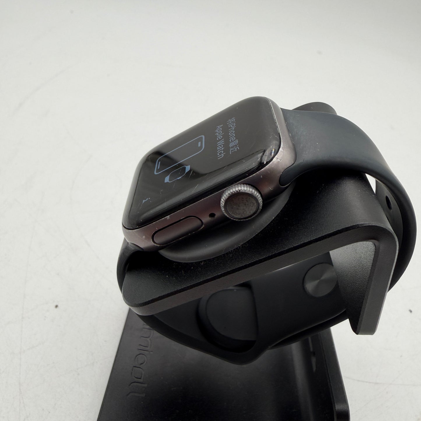 Apple Watch Series 5 GPS A2092 (2019) 40mm Space Gray Aluminum READ