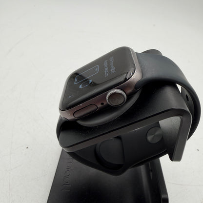 Apple Watch Series 5 GPS A2092 (2019) 40mm Space Gray Aluminum READ
