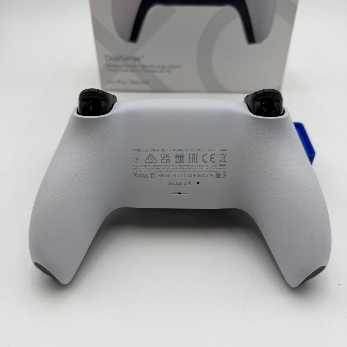 Sony PS4 CUH-ZCT1W White Video Game Controller with Box MINTY!