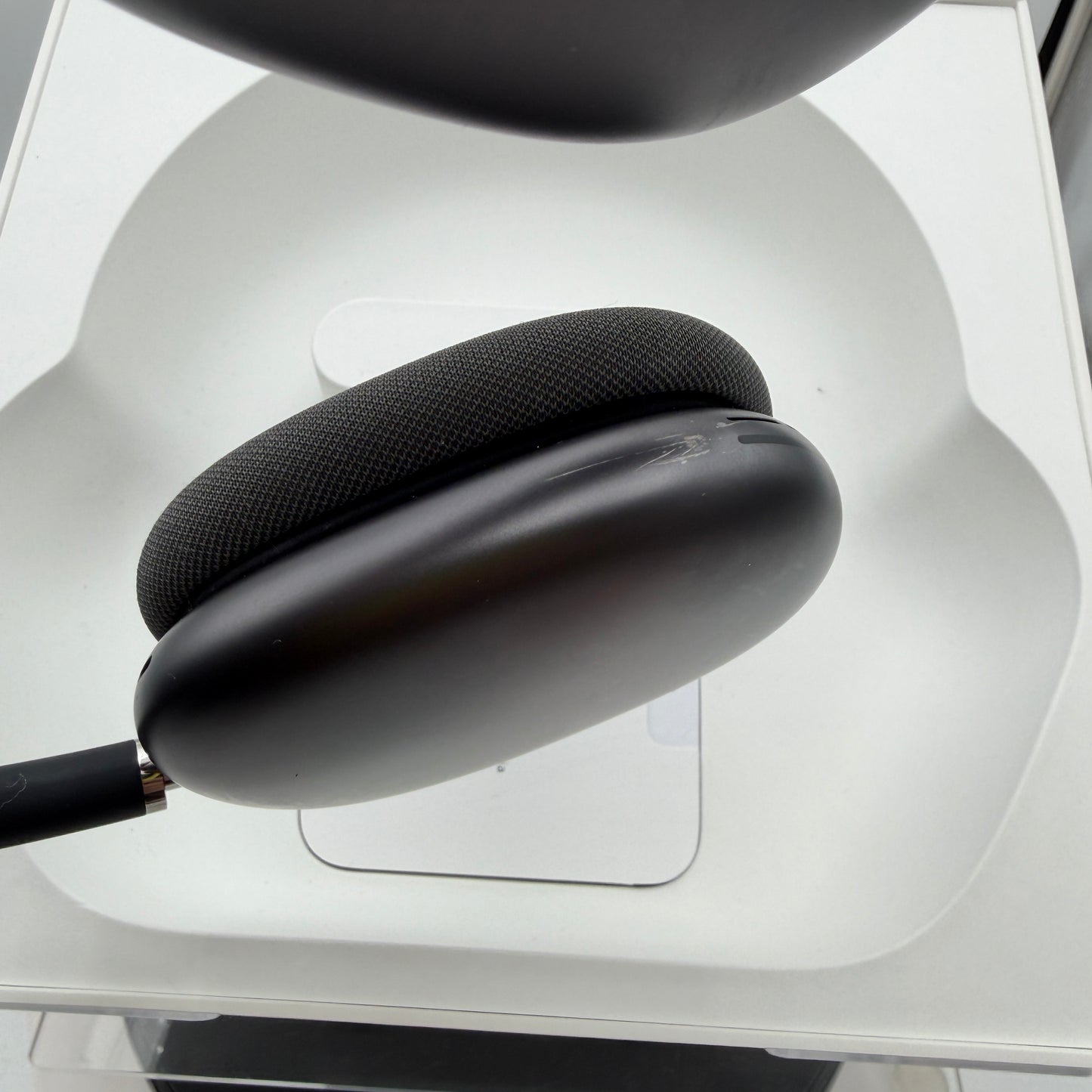 Apple AirPods Max A2096 Wireless Headphones (Lightning, 2020) Black READ