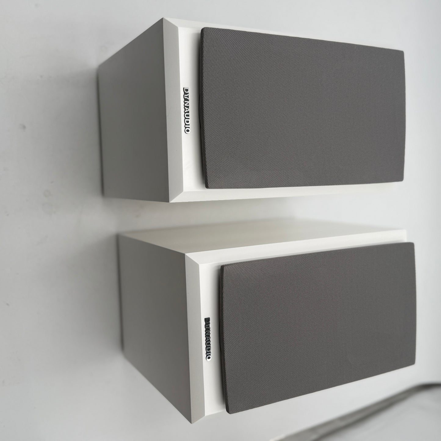 Dynaudio Emit 10 Bookshelf Speakers Pair - White Satin MINTY