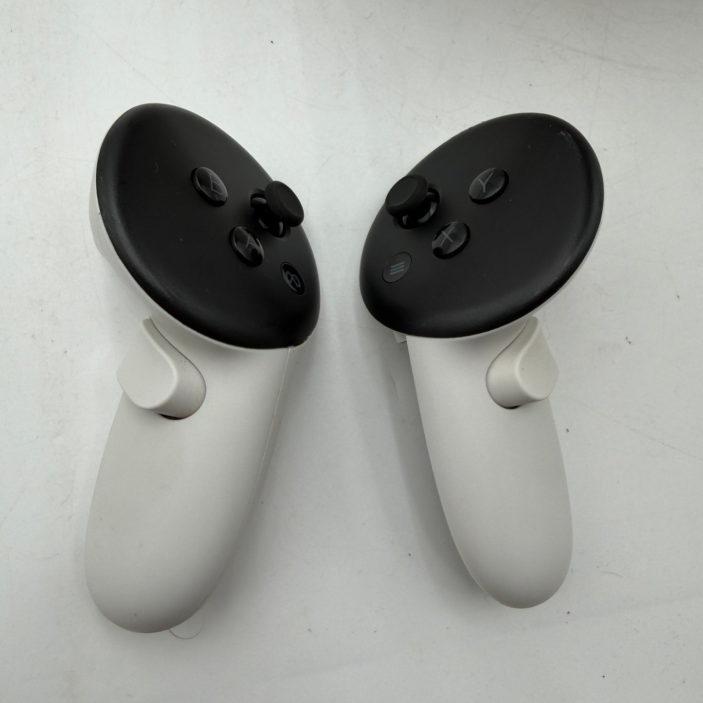 Meta Quest 3s VR Virtual Reality Headset 128GB White with Controllers READ