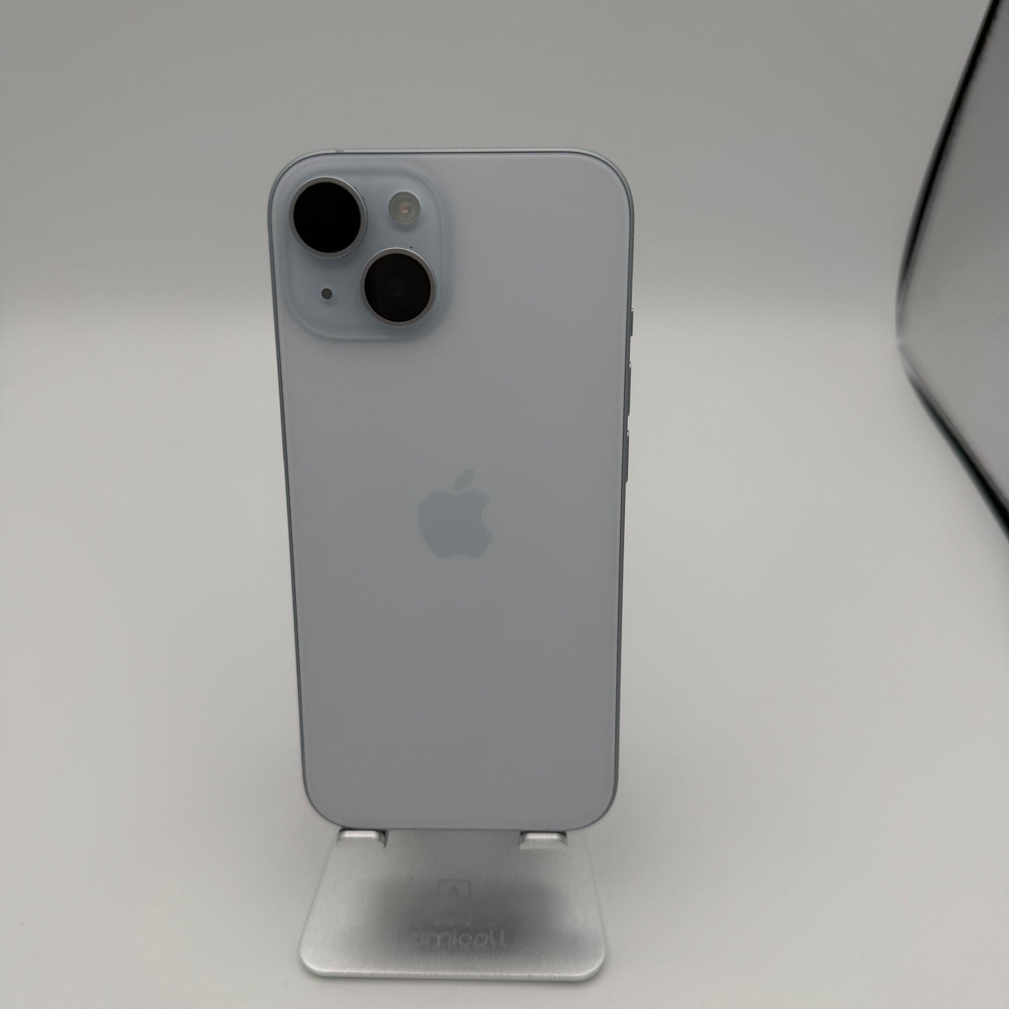 Apple iPhone 15 6.1 Inch 128GB White AT&T READ